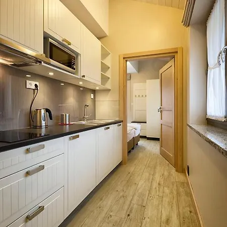 Aparthotel U Piekarzowej 4*