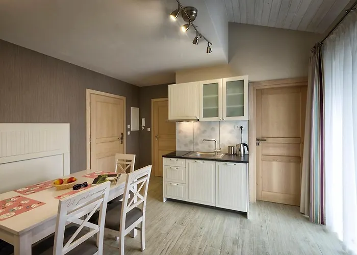 U Piekarzowej 4* Karwia