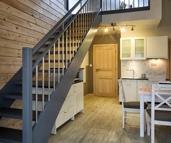 U Piekarzowej 4* Karwia